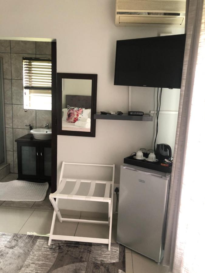The Outlook Guest House 뉴캐슬 외부 사진