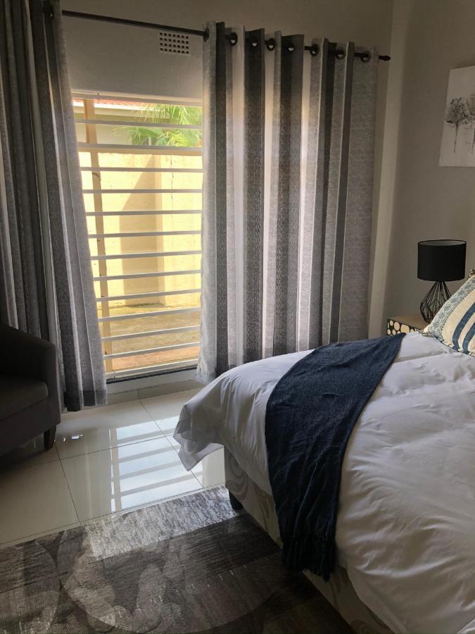 The Outlook Guest House 뉴캐슬 외부 사진