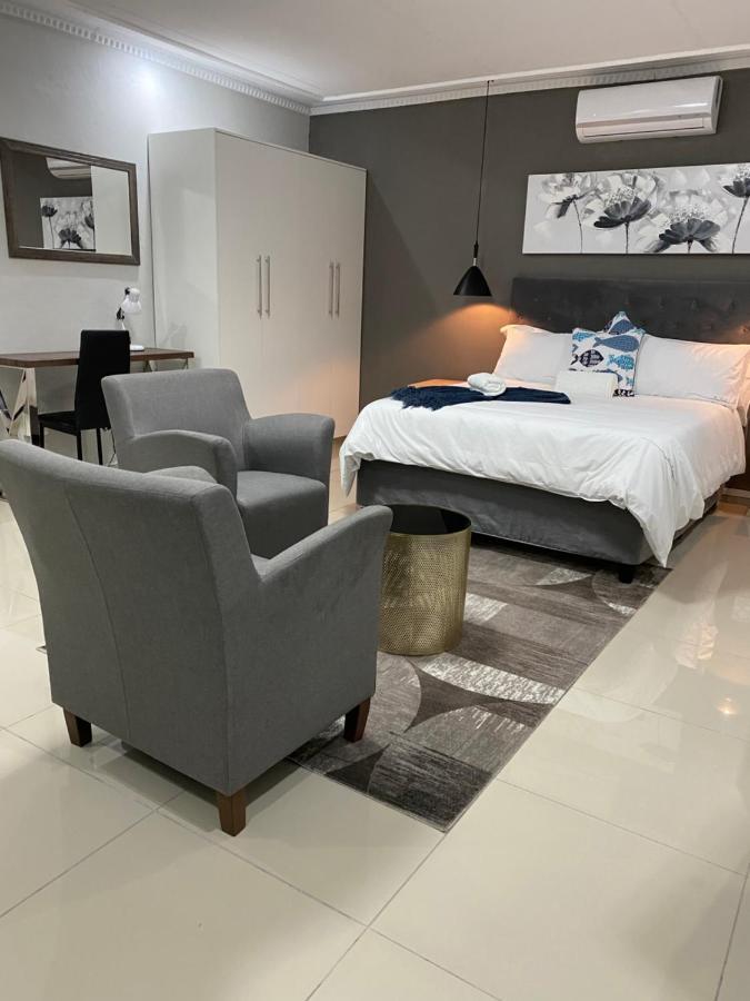 The Outlook Guest House 뉴캐슬 외부 사진