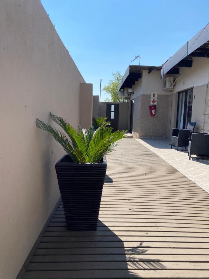 The Outlook Guest House 뉴캐슬 외부 사진