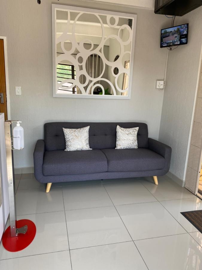 The Outlook Guest House 뉴캐슬 외부 사진