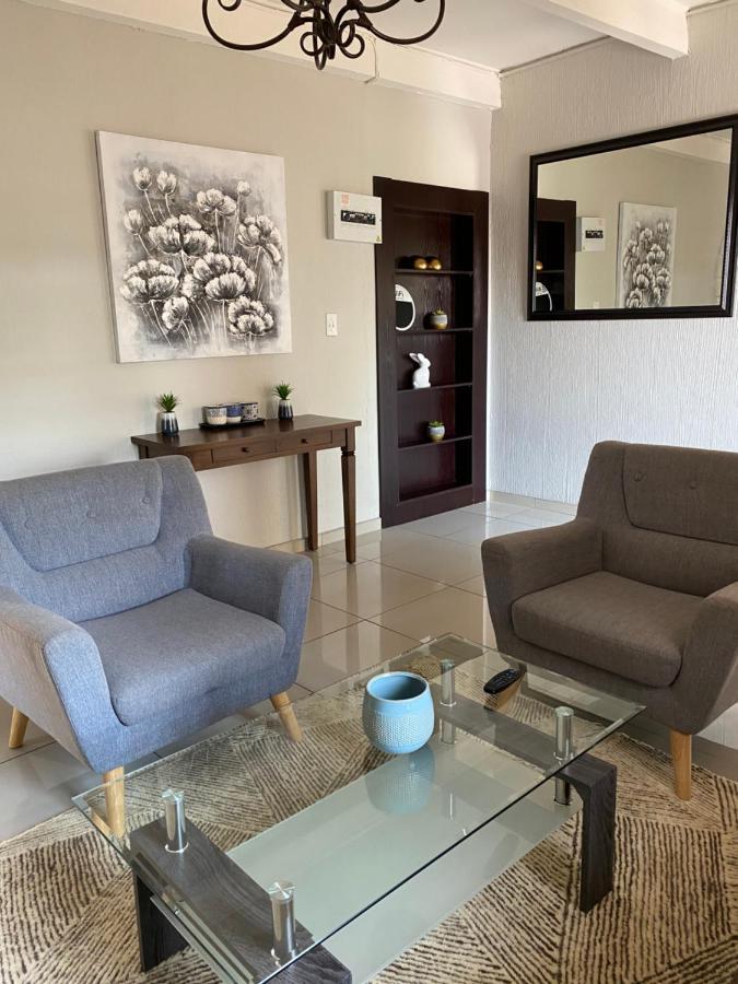 The Outlook Guest House 뉴캐슬 외부 사진