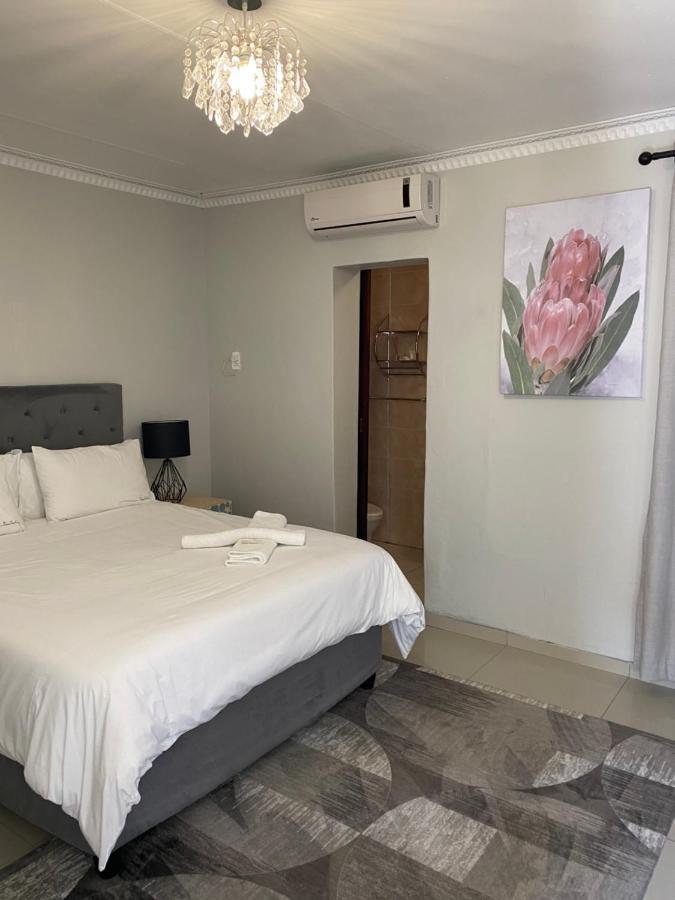 The Outlook Guest House 뉴캐슬 외부 사진